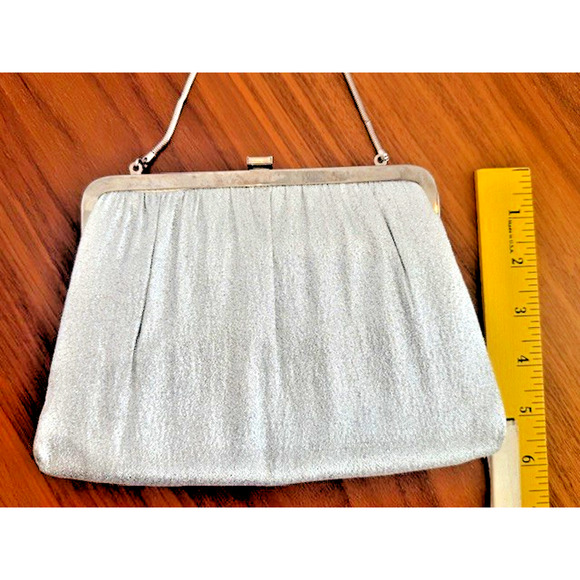 Vintage Harry Levine HL USA Silver Evening Clutch Bag Clasp with Chain 60's - Picture 7 of 14
